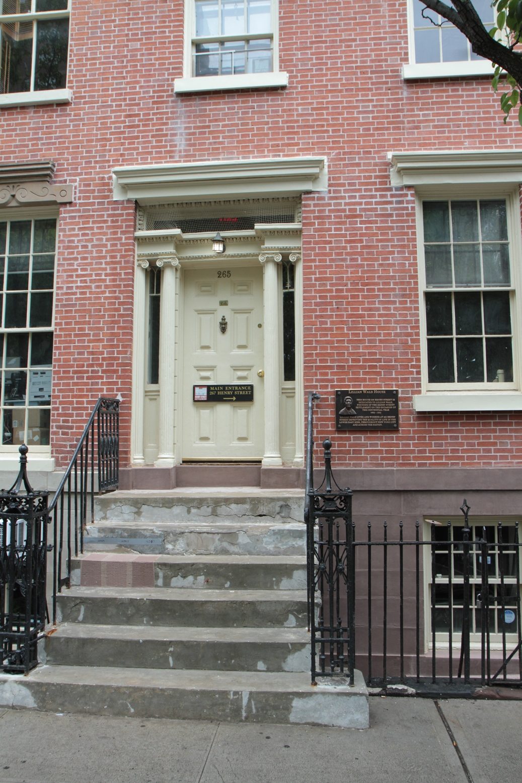 Henry Street Settlement, New York - 02.JPG